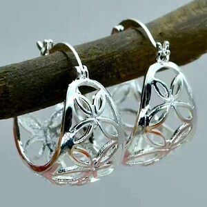 New vintage style daisy hoop earrings